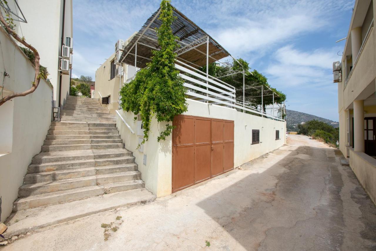 La Casa Di Nonno Apartment Milna  Ngoại thất bức ảnh